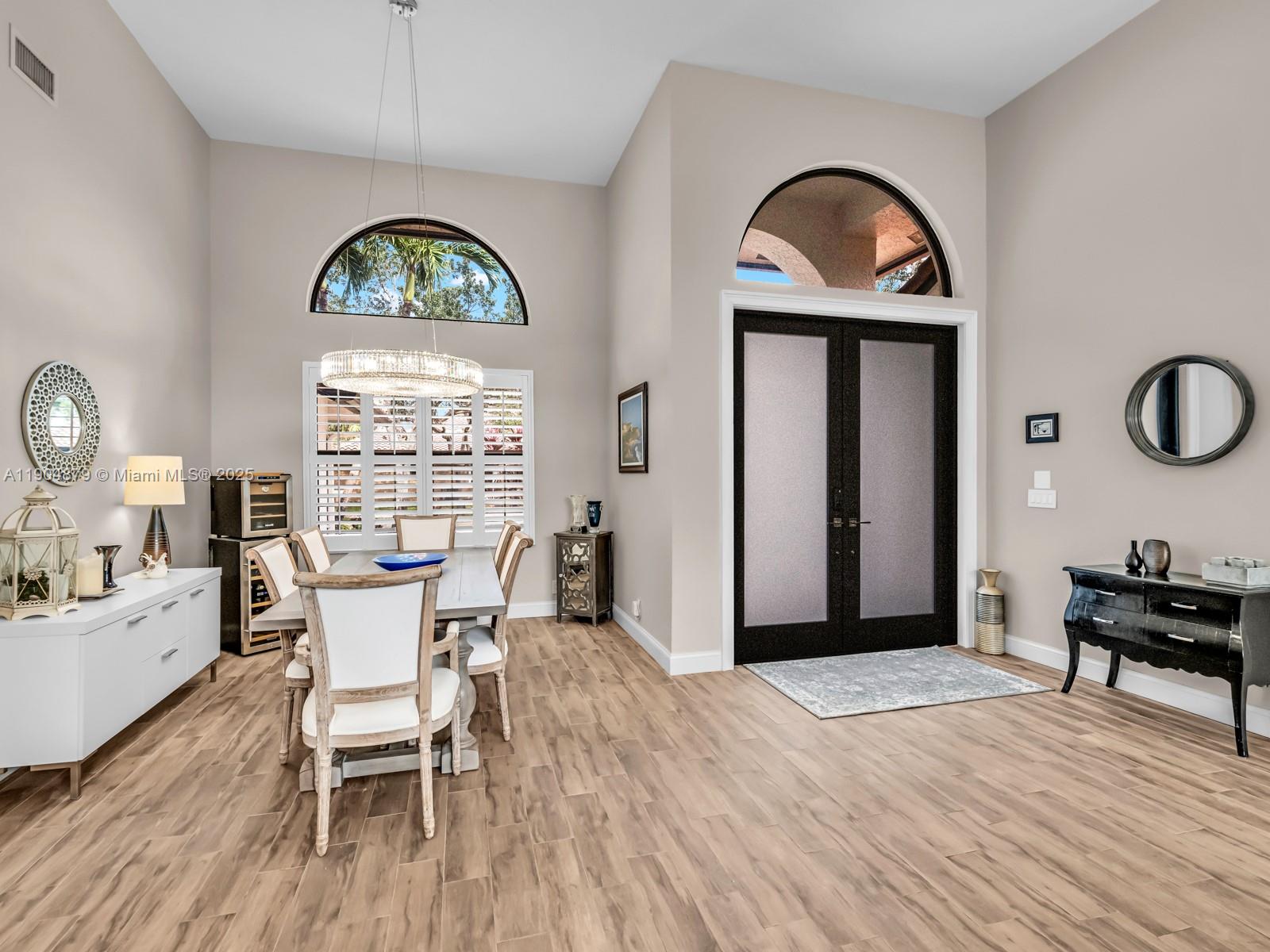 COUNTRY ISLES - Residential