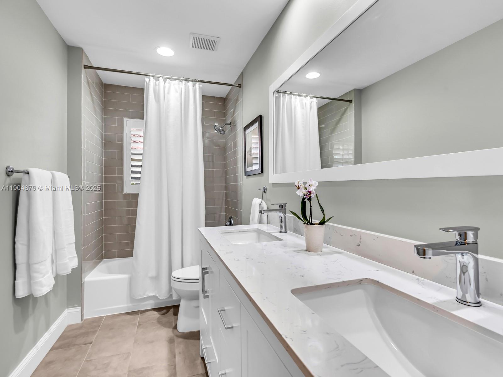 COUNTRY ISLES - Residential