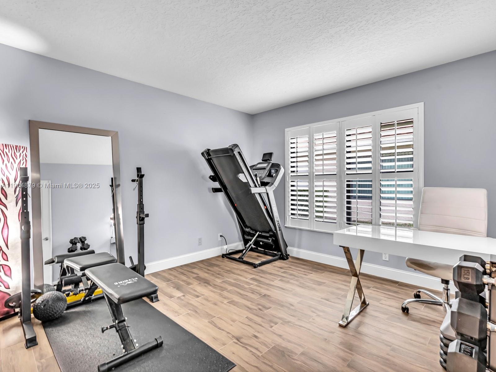 COUNTRY ISLES - Residential