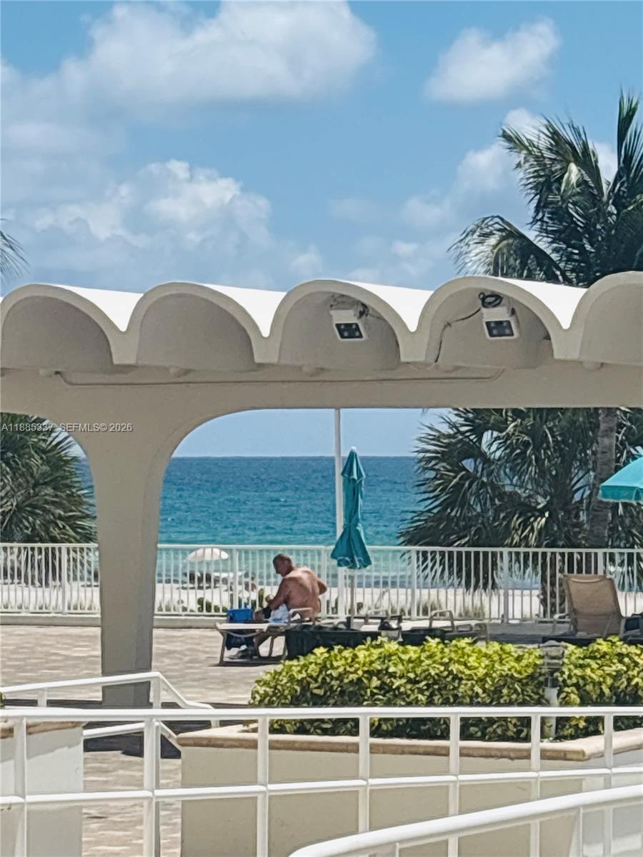 ARLEN BEACH CONDO - Residential
