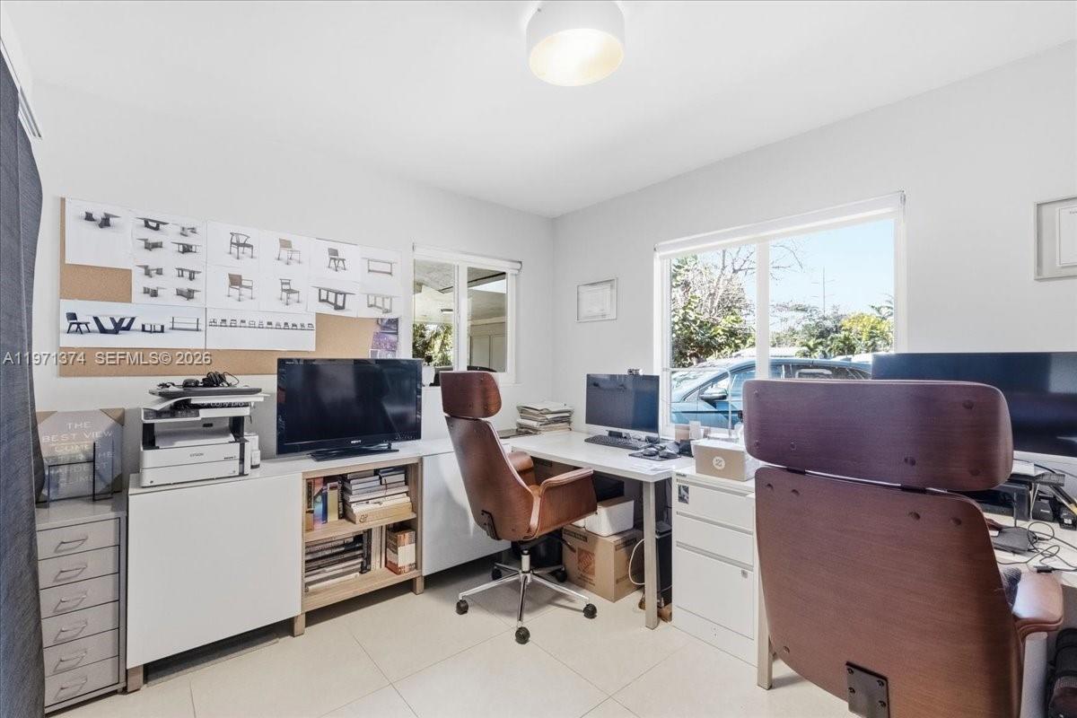 UNIV GARDENS SUB NO 5 - Residential