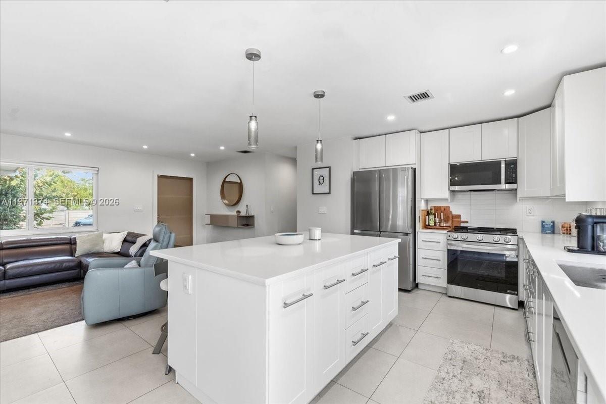 UNIV GARDENS SUB NO 5 - Residential