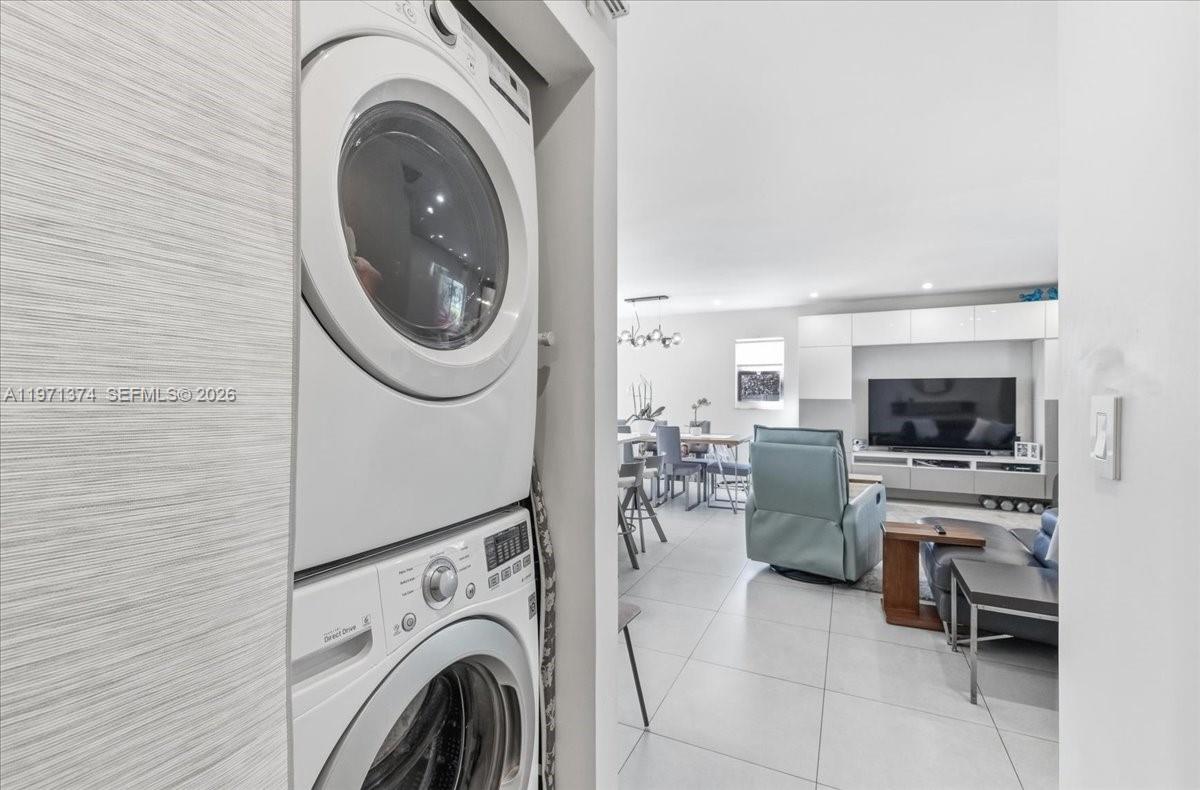 UNIV GARDENS SUB NO 5 - Residential