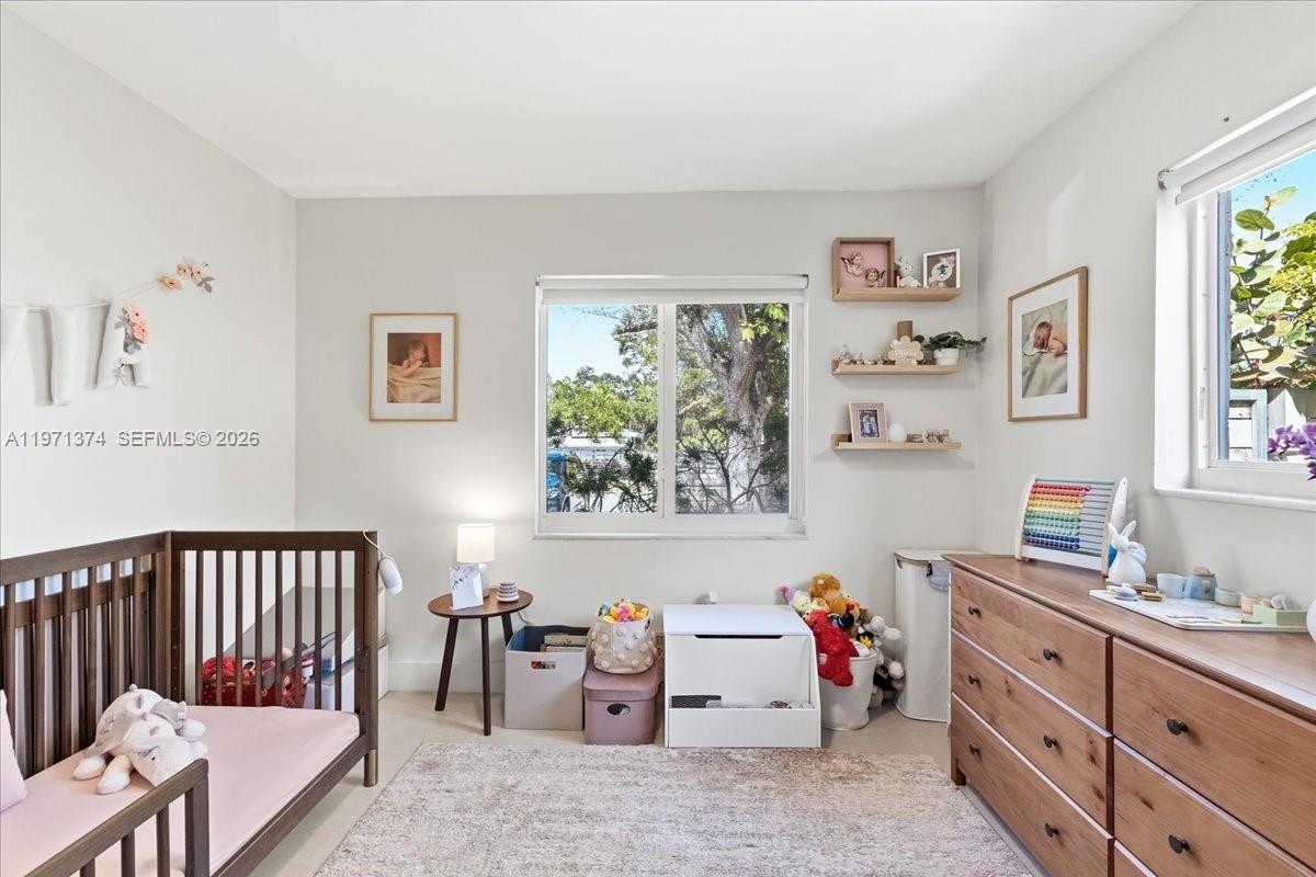 UNIV GARDENS SUB NO 5 - Residential