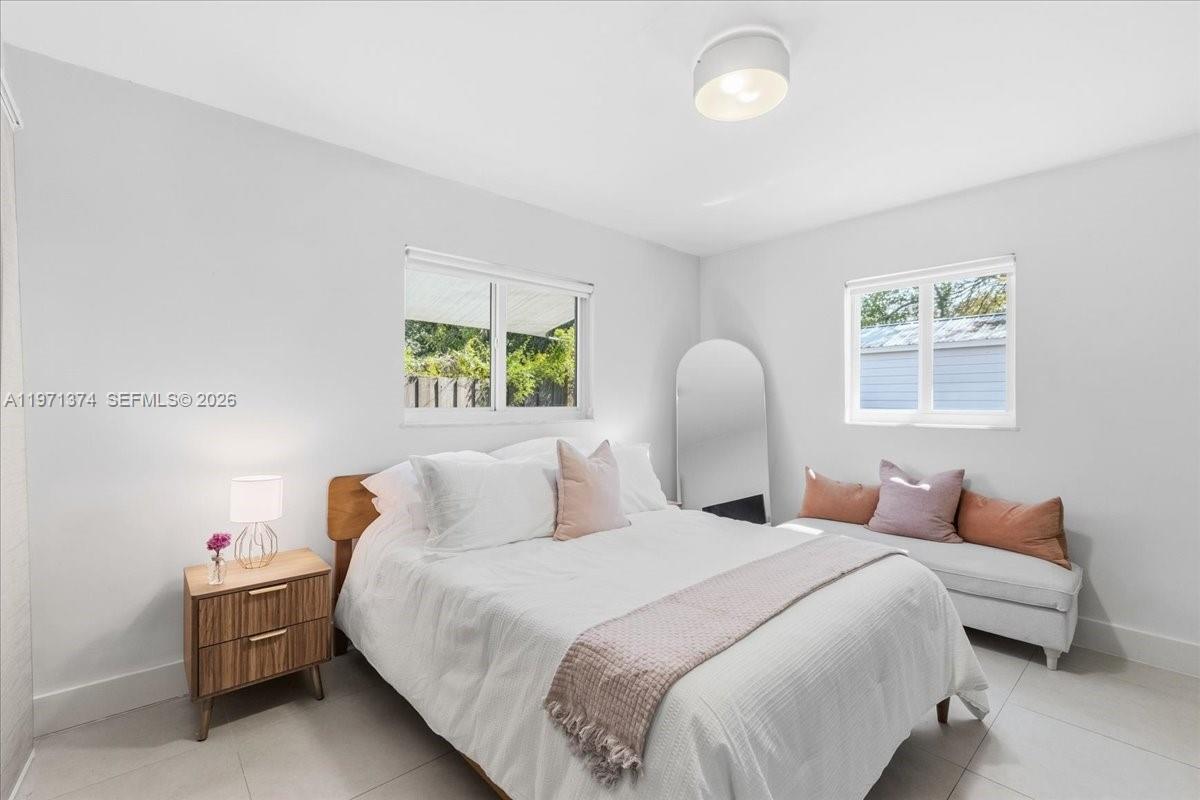 UNIV GARDENS SUB NO 5 - Residential