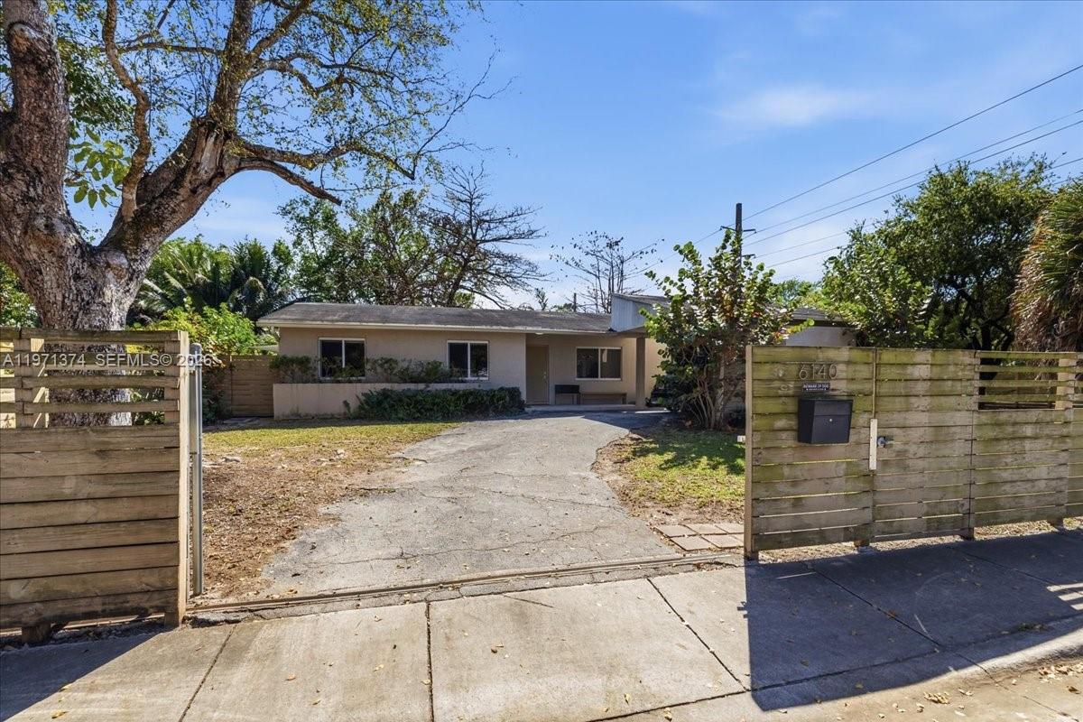 UNIV GARDENS SUB NO 5 - Residential