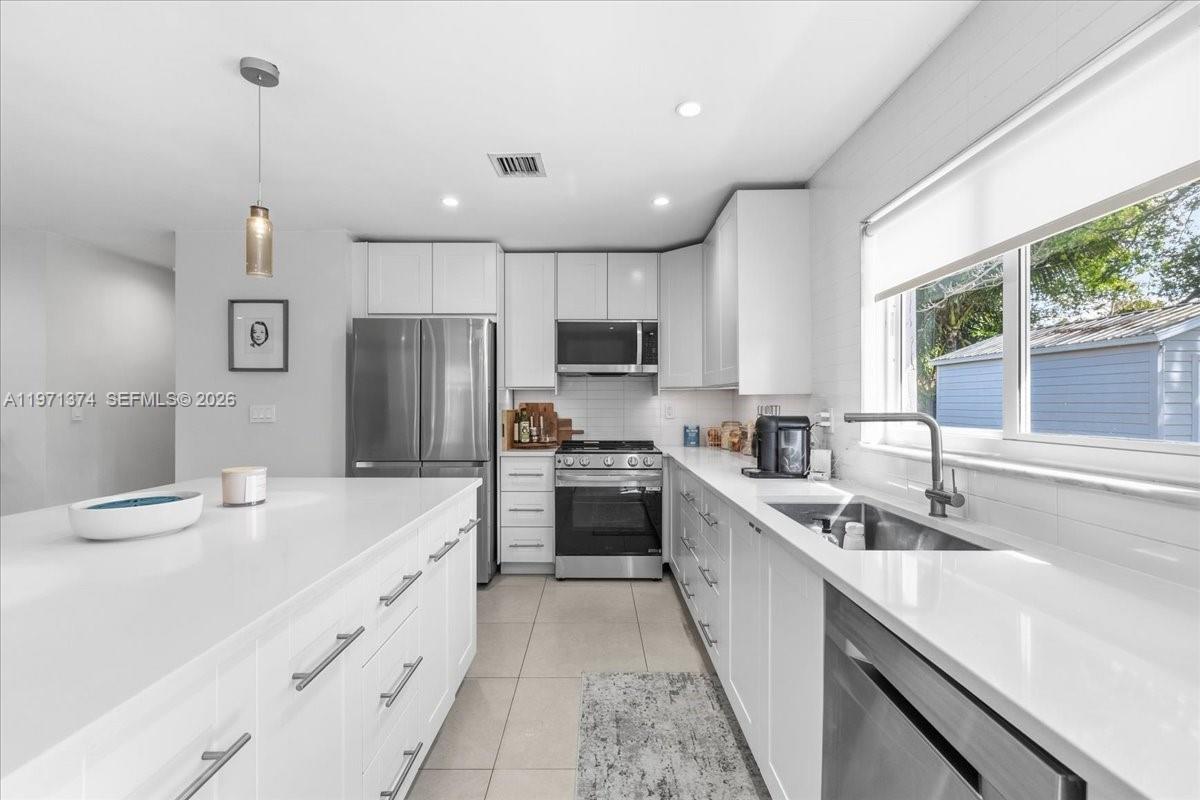 UNIV GARDENS SUB NO 5 - Residential