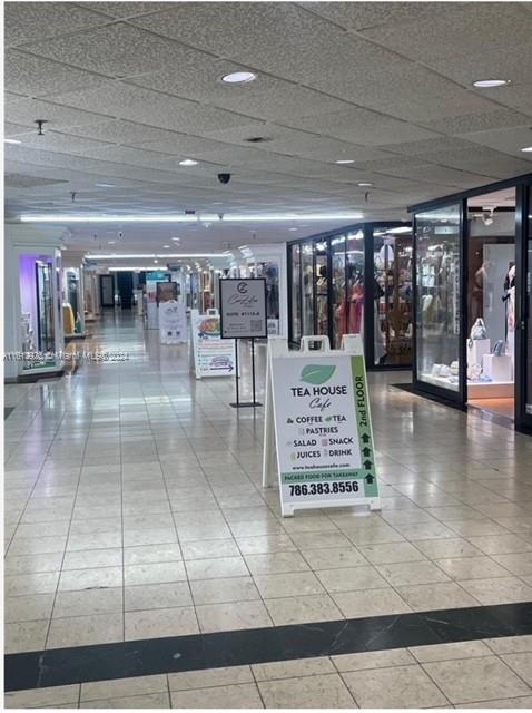 Welcome to the only place in Miami for sale, BUSINESS ONLY!!!!where you can come by and grab a bottle of your favorite refreshing cold tea or coffee! We are open when you want to grab a quick snack before work or during your break! Come visit us! Miami International Merchandise Mart! inside the DoubleTree by Hilton Hotel Miami Airport & Convention Center. BUSINESS ONLY!!!!