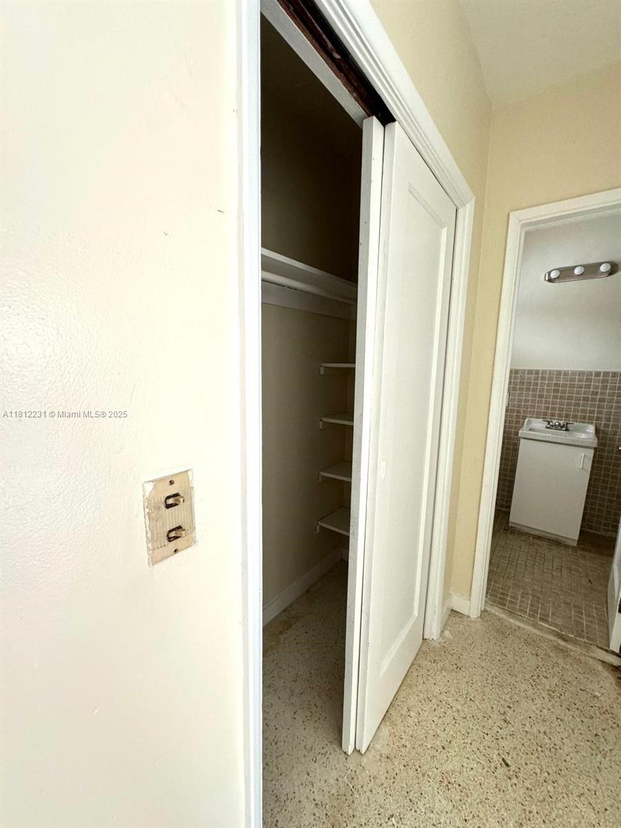 ISLE OF NORMANDY MIAMI VI - Residential Lease