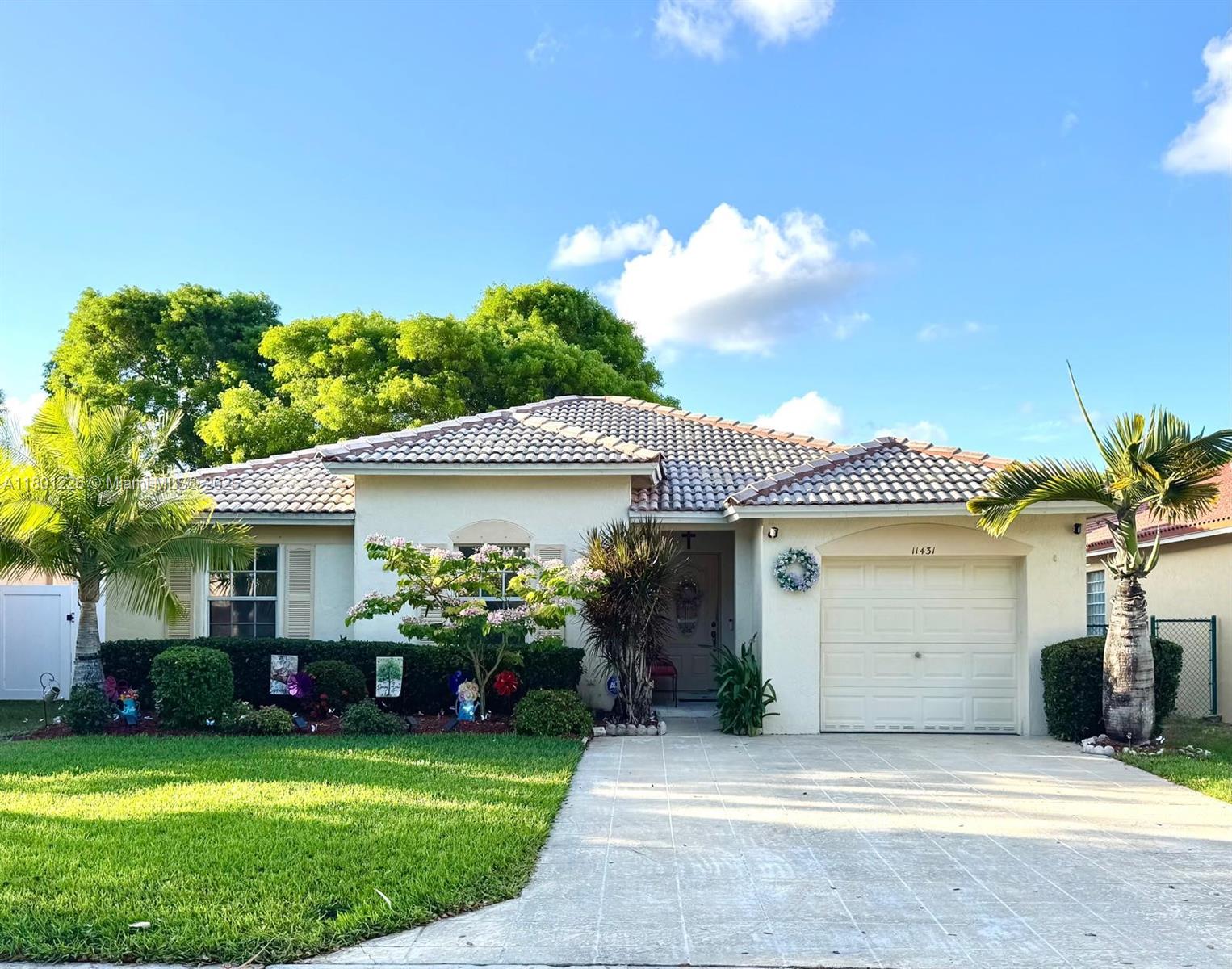 VILLAGES OF RENAISSANCE - Residential