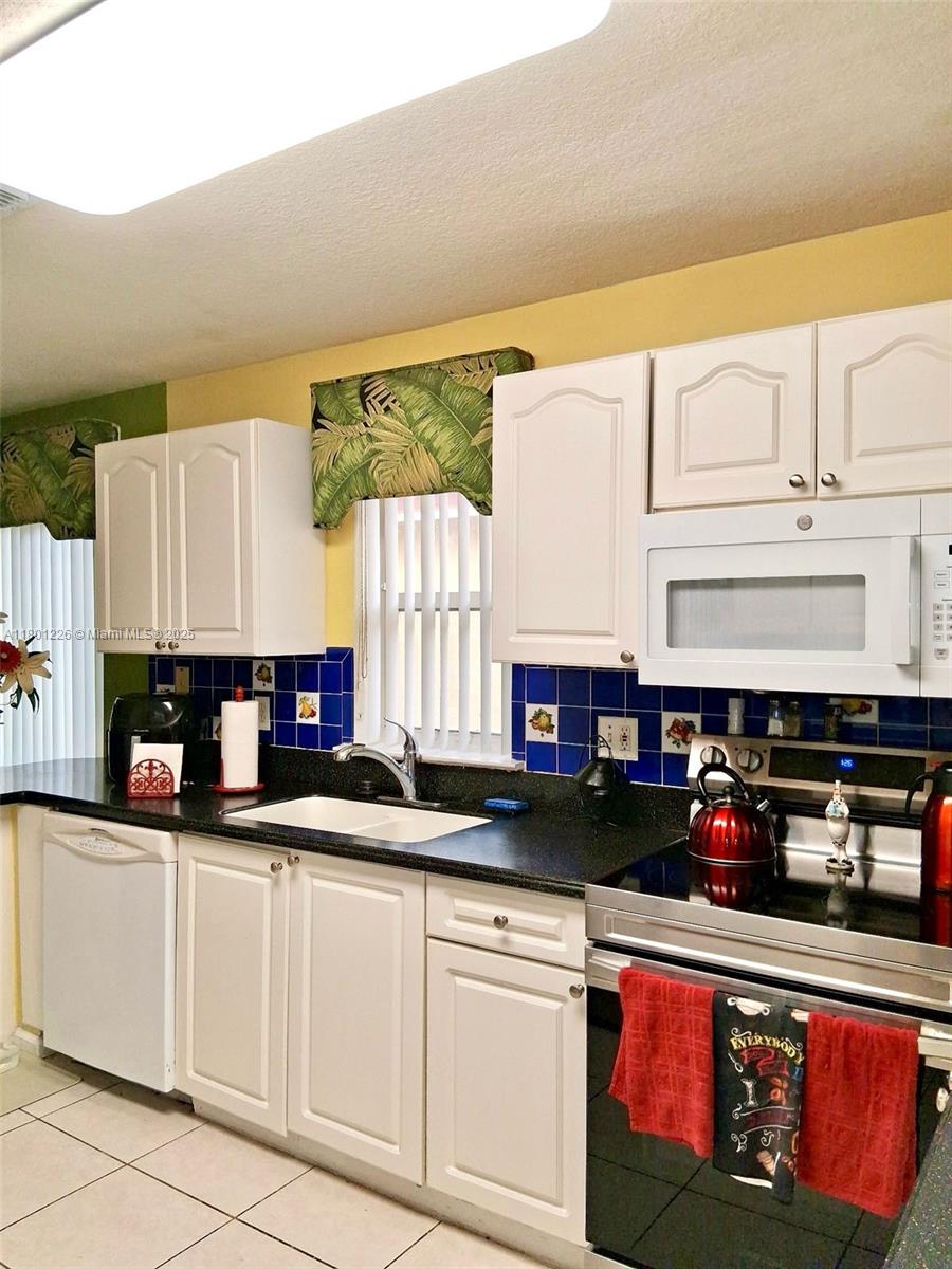 VILLAGES OF RENAISSANCE - Residential