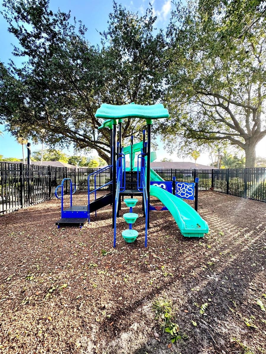 VILLAGES OF RENAISSANCE - Residential