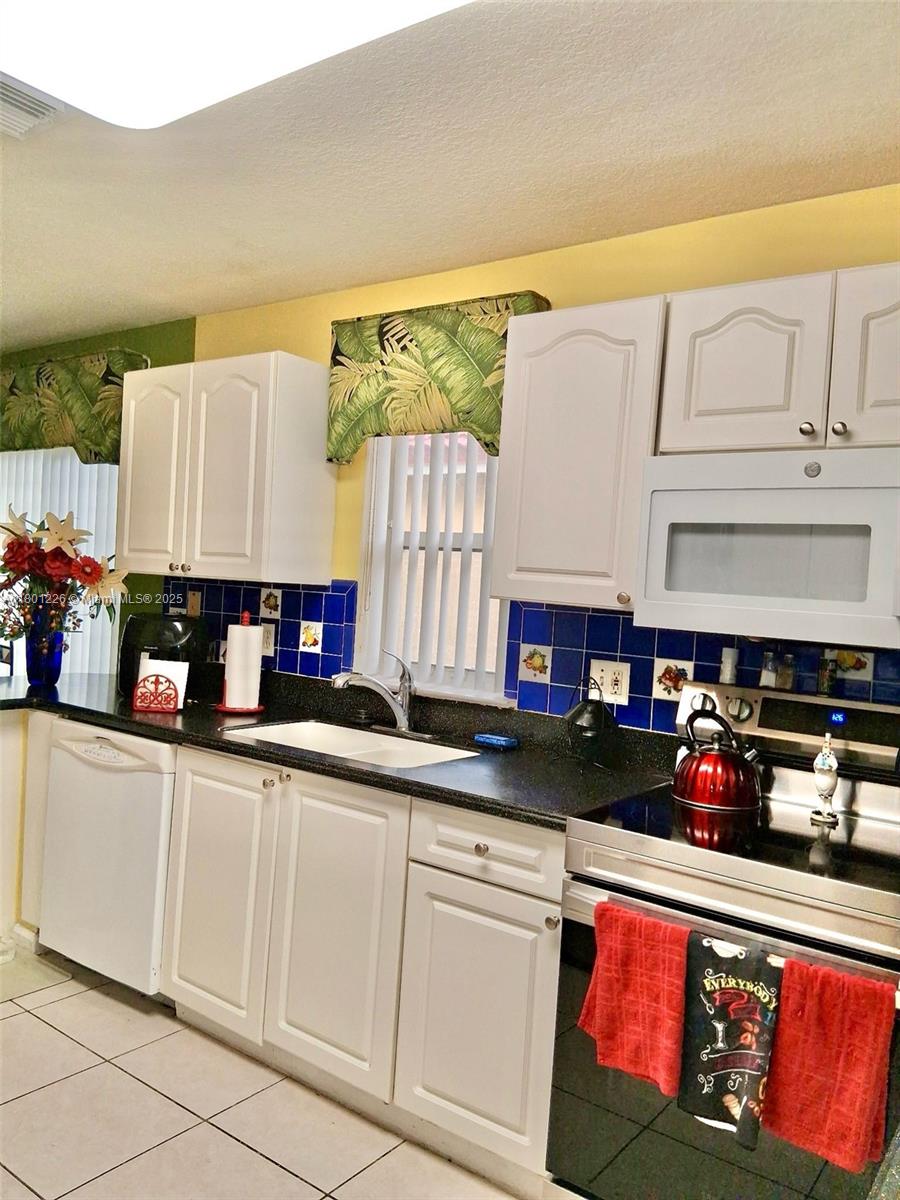 VILLAGES OF RENAISSANCE - Residential