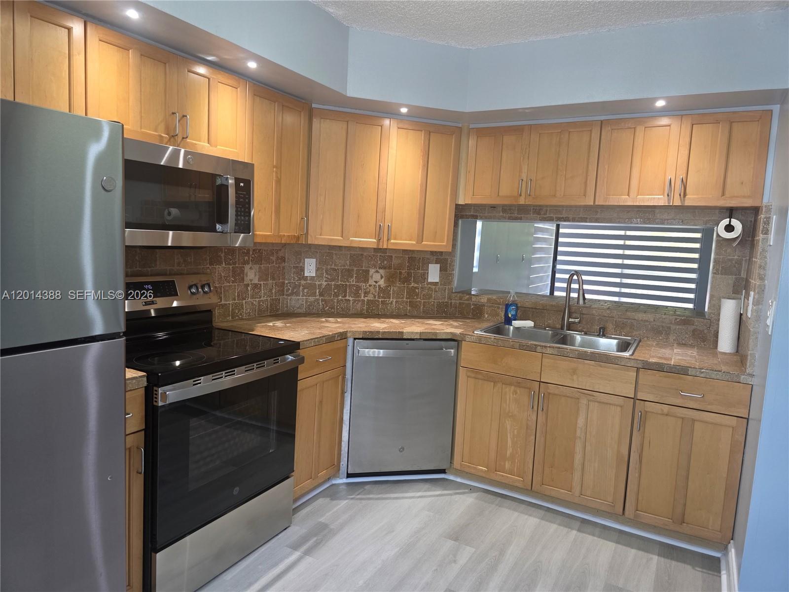 ELAN AT CALUSA CONDO XII - Residential Lease