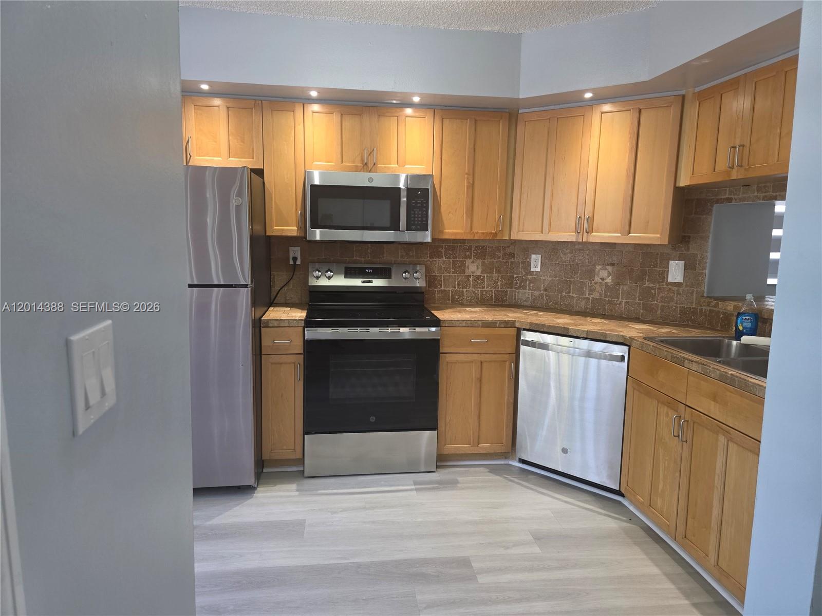 ELAN AT CALUSA CONDO XII - Residential Lease