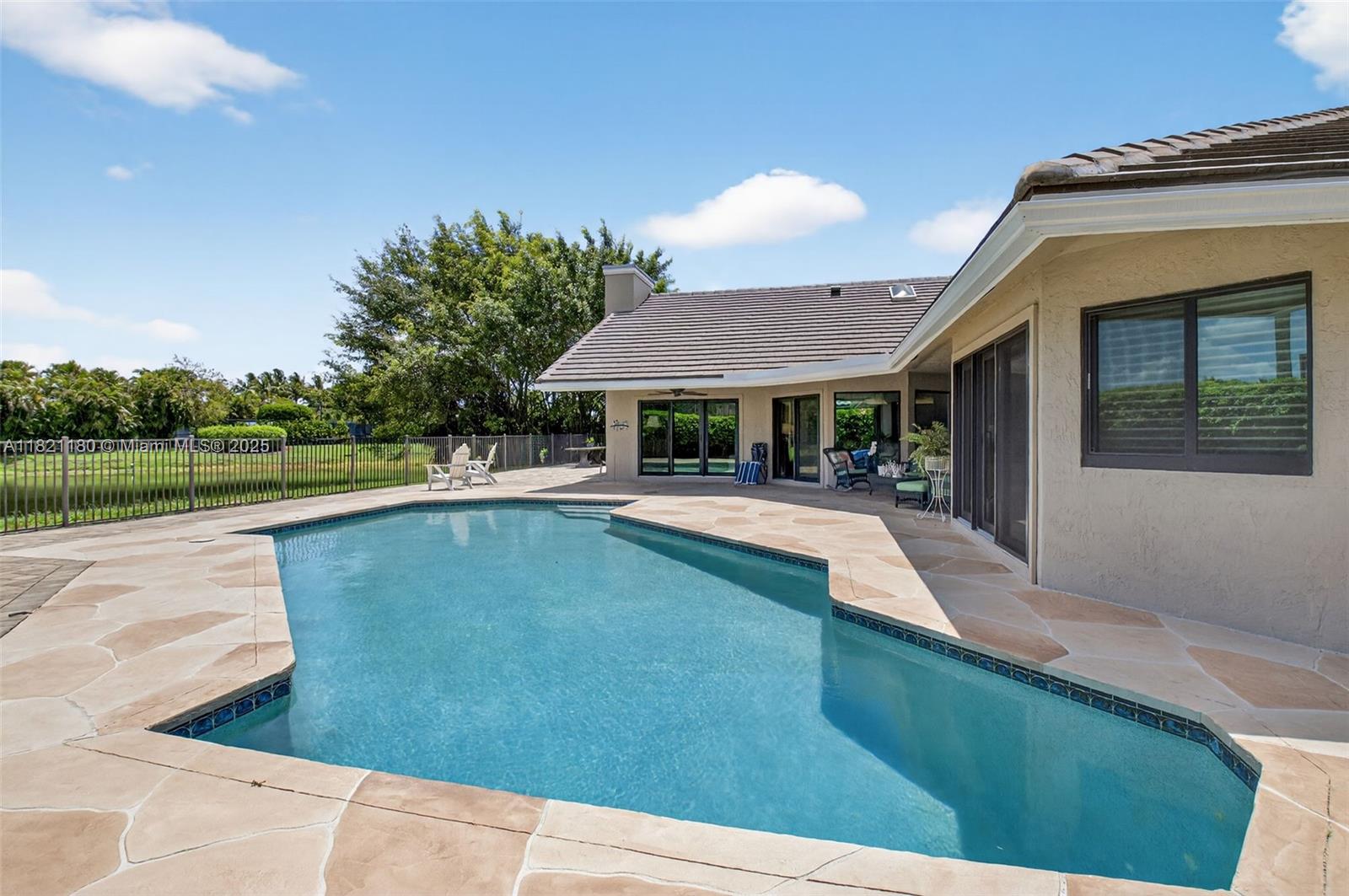 STONEBRIDGE - Residential