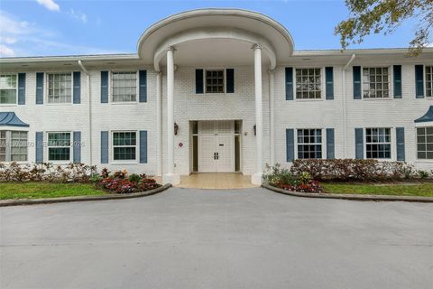 Photo of 2180 NE 67th St #723, Fort Lauderdale, FL 33308 (MLS # A11970850)