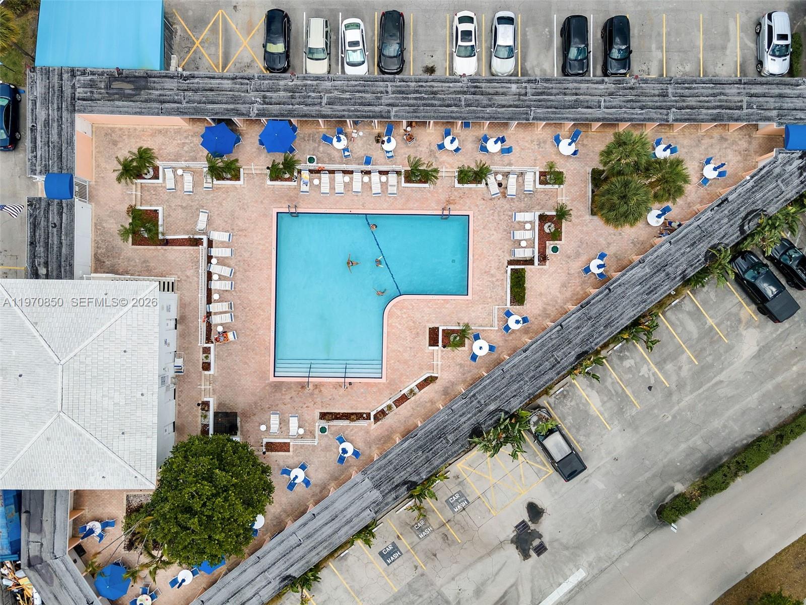 IMPERIAL POINT COLONNADES - Residential