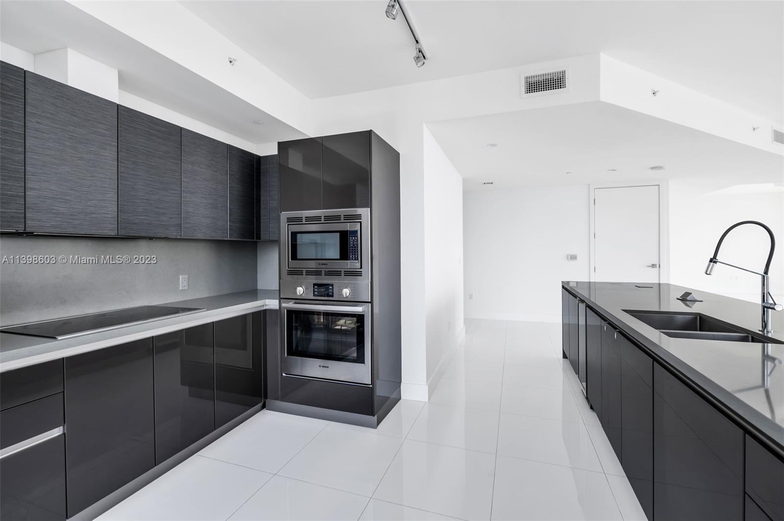THE BOND (1080 BRICKELL) - Residential