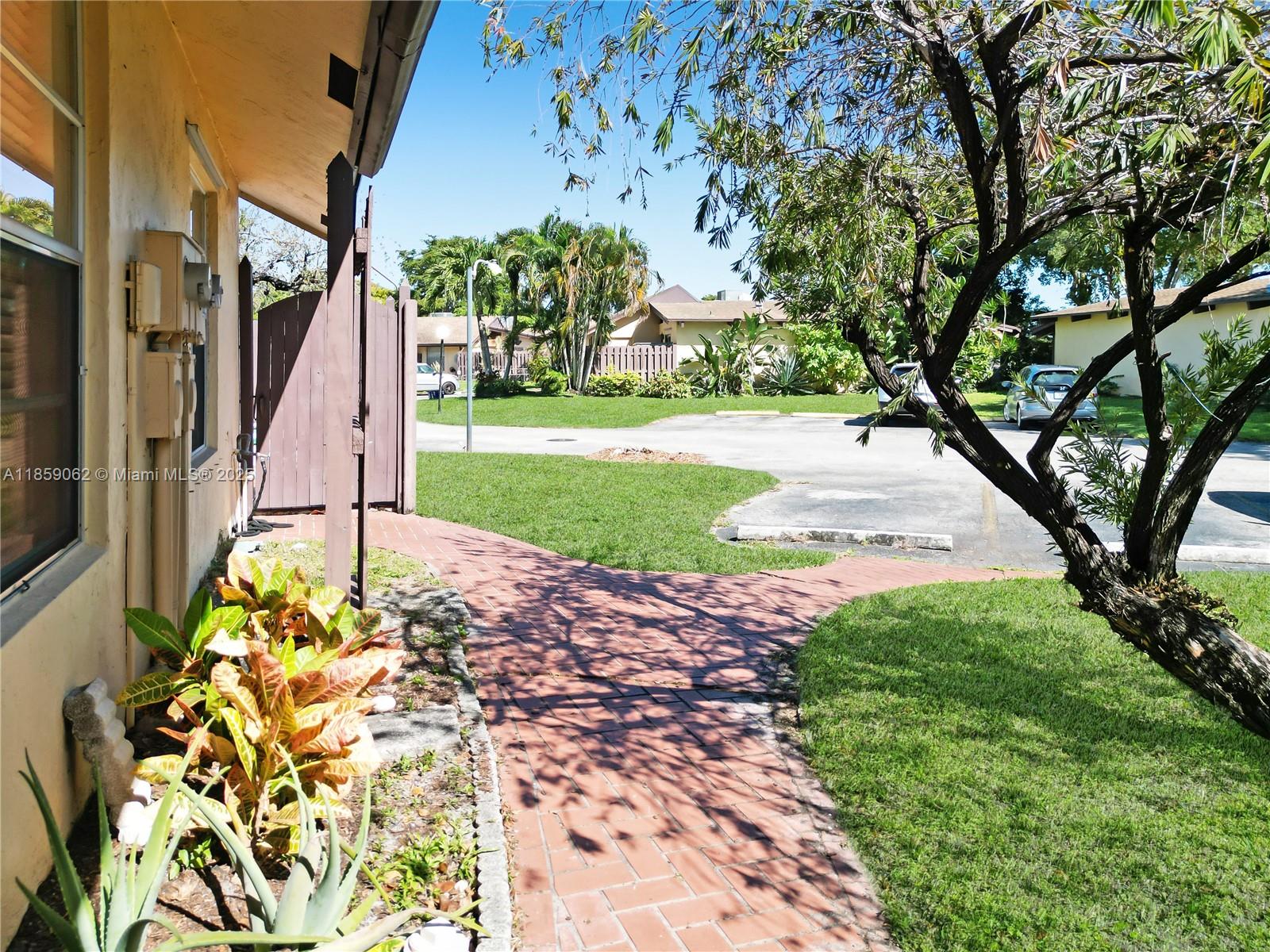 114 Essex Rd 1-36