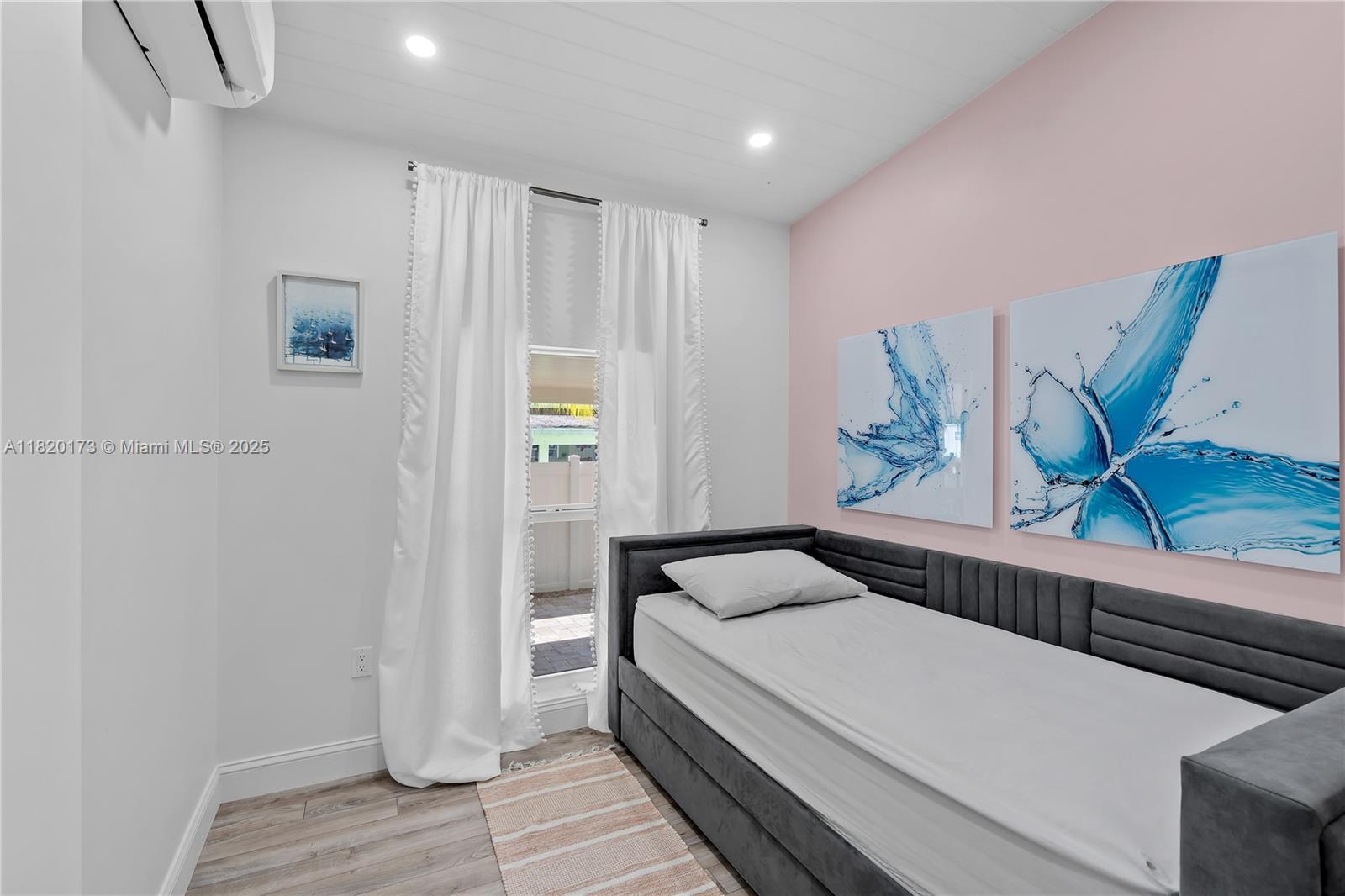 LAKE SURPRISE ESTATES - Residential