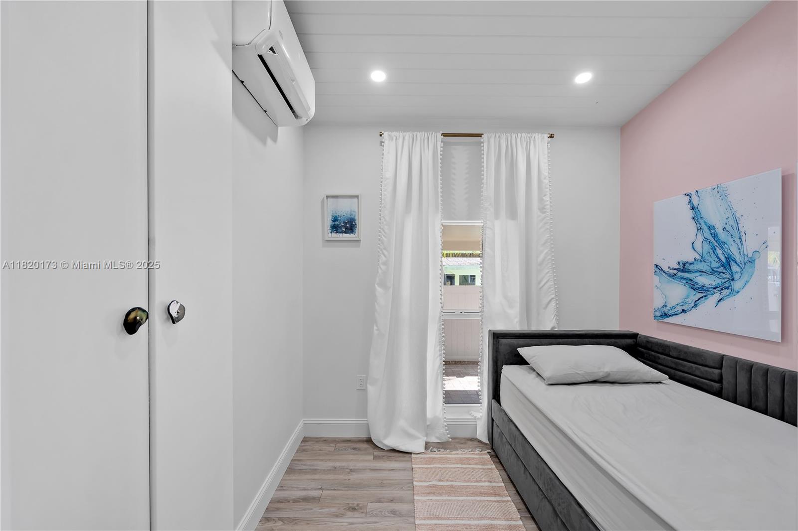 LAKE SURPRISE ESTATES - Residential