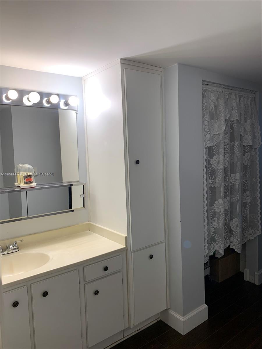 COLONY POINT 1 CONDO - Residential