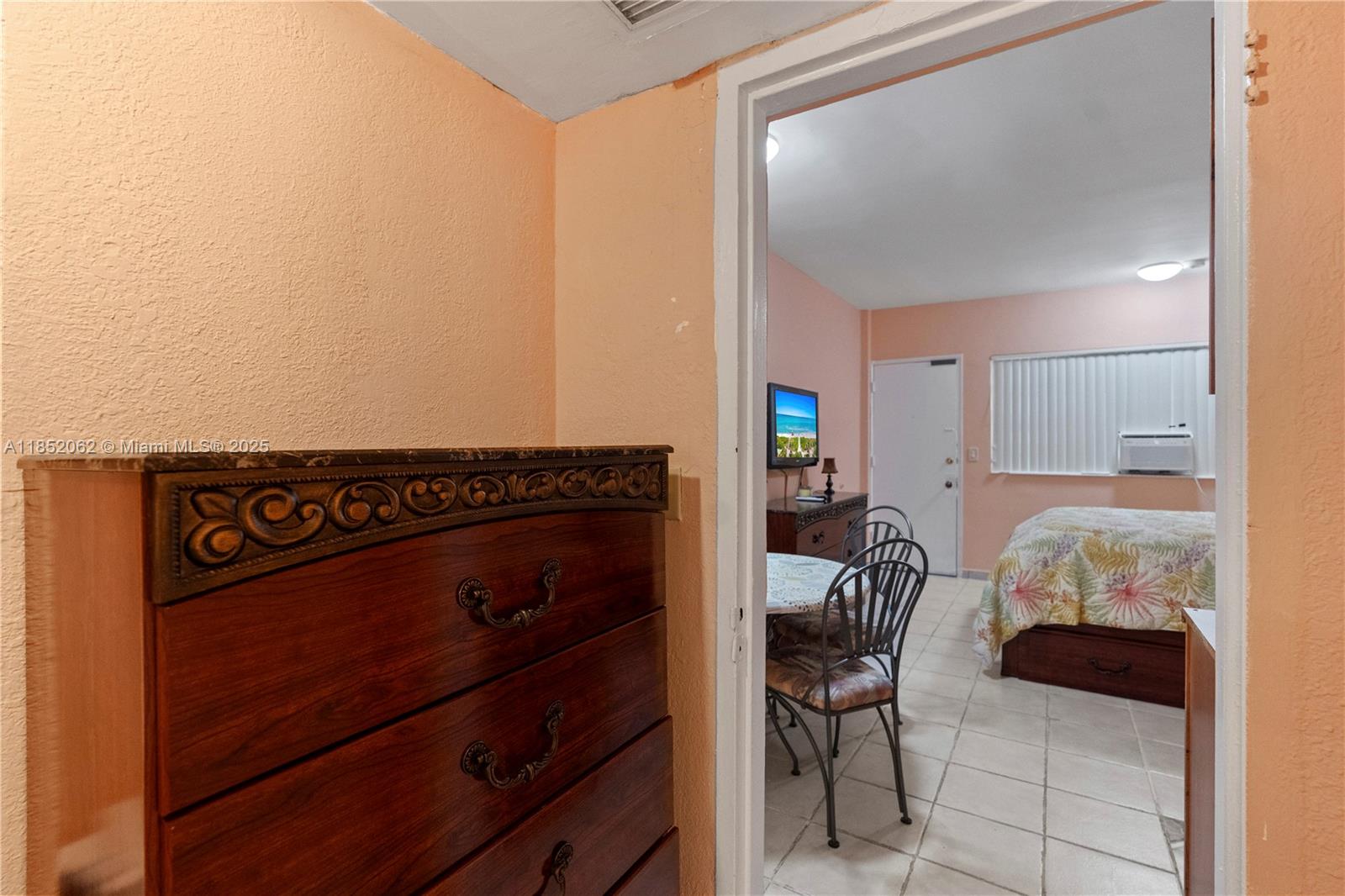 DIPLOMAT GOLF & RACQUET C - Residential