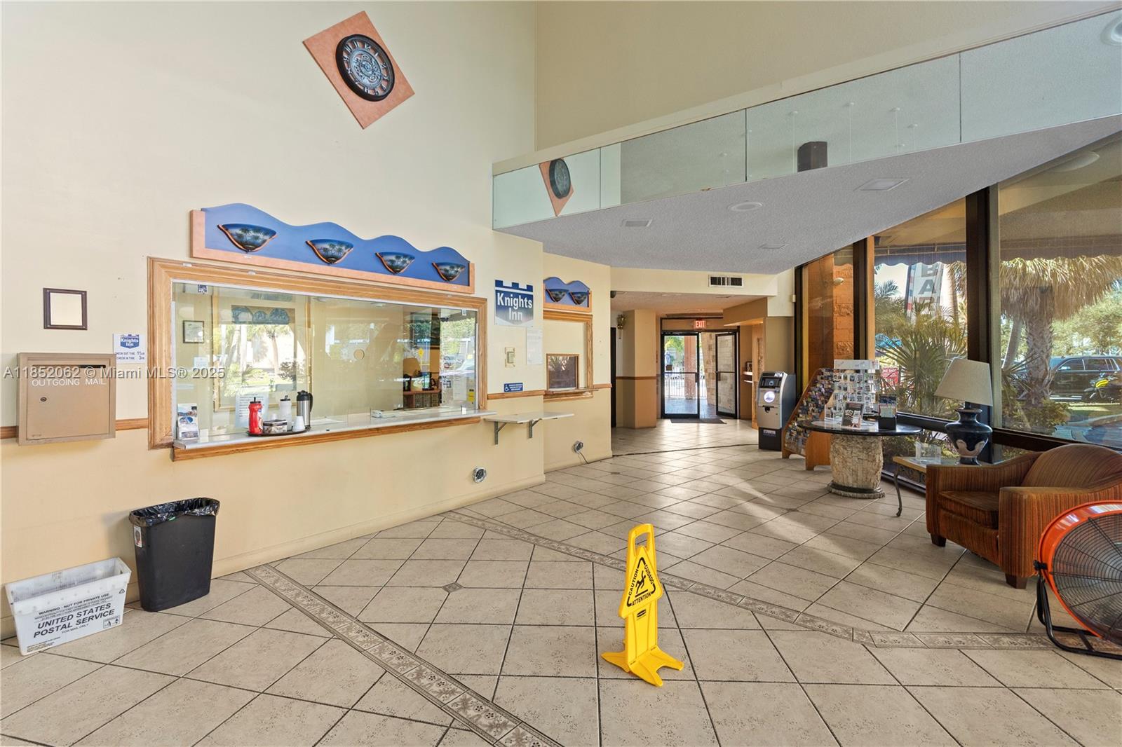 DIPLOMAT GOLF & RACQUET C - Residential
