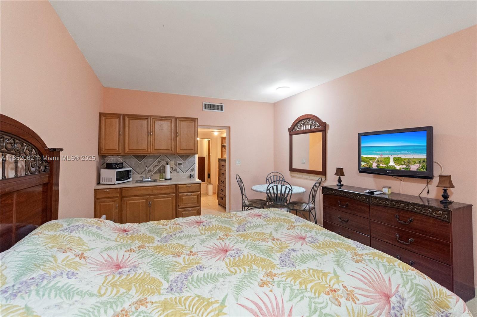 DIPLOMAT GOLF & RACQUET C - Residential