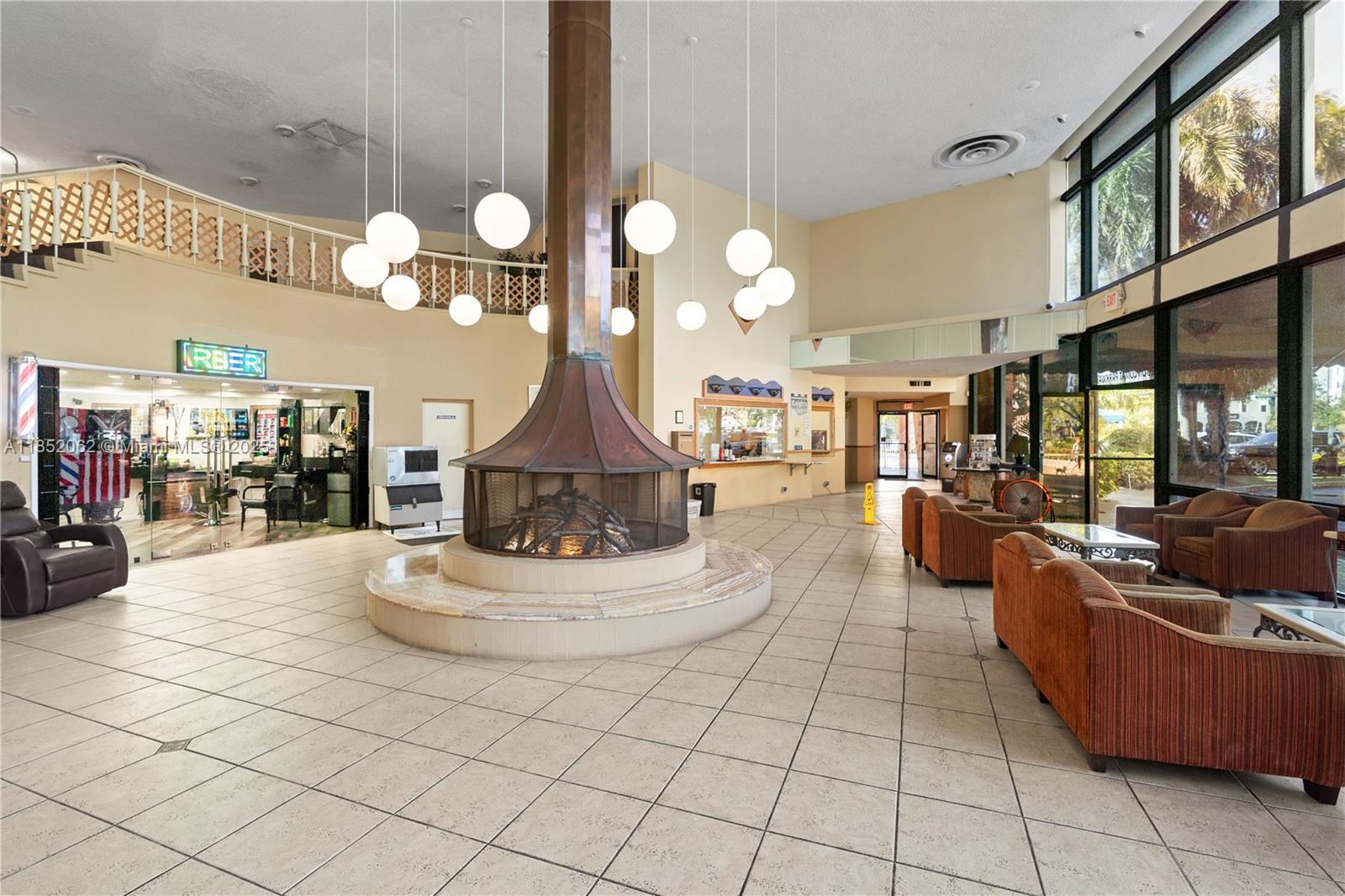 DIPLOMAT GOLF & RACQUET C - Residential