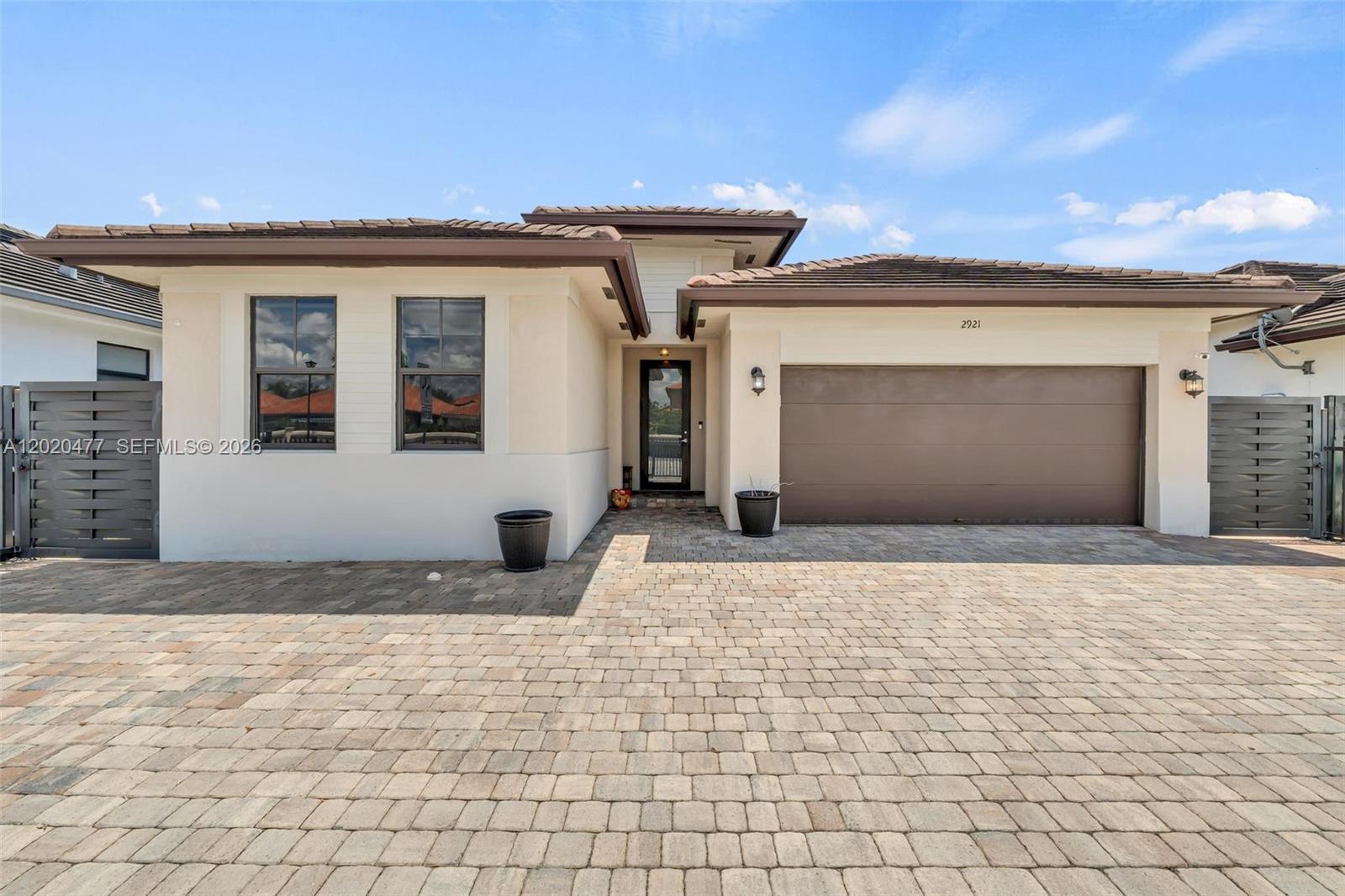 CYPRESS LAKE - Residential