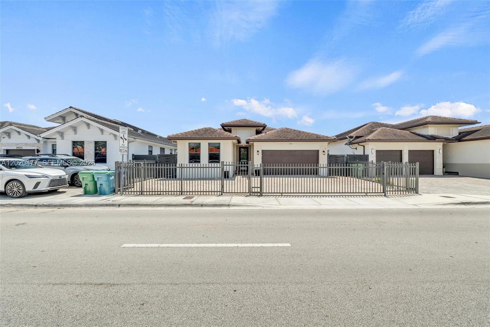 CYPRESS LAKE - Residential