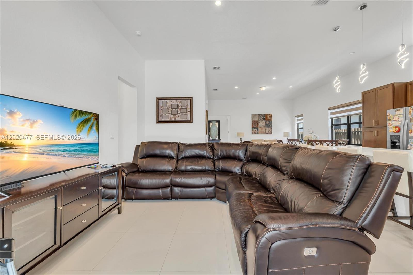 CYPRESS LAKE - Residential