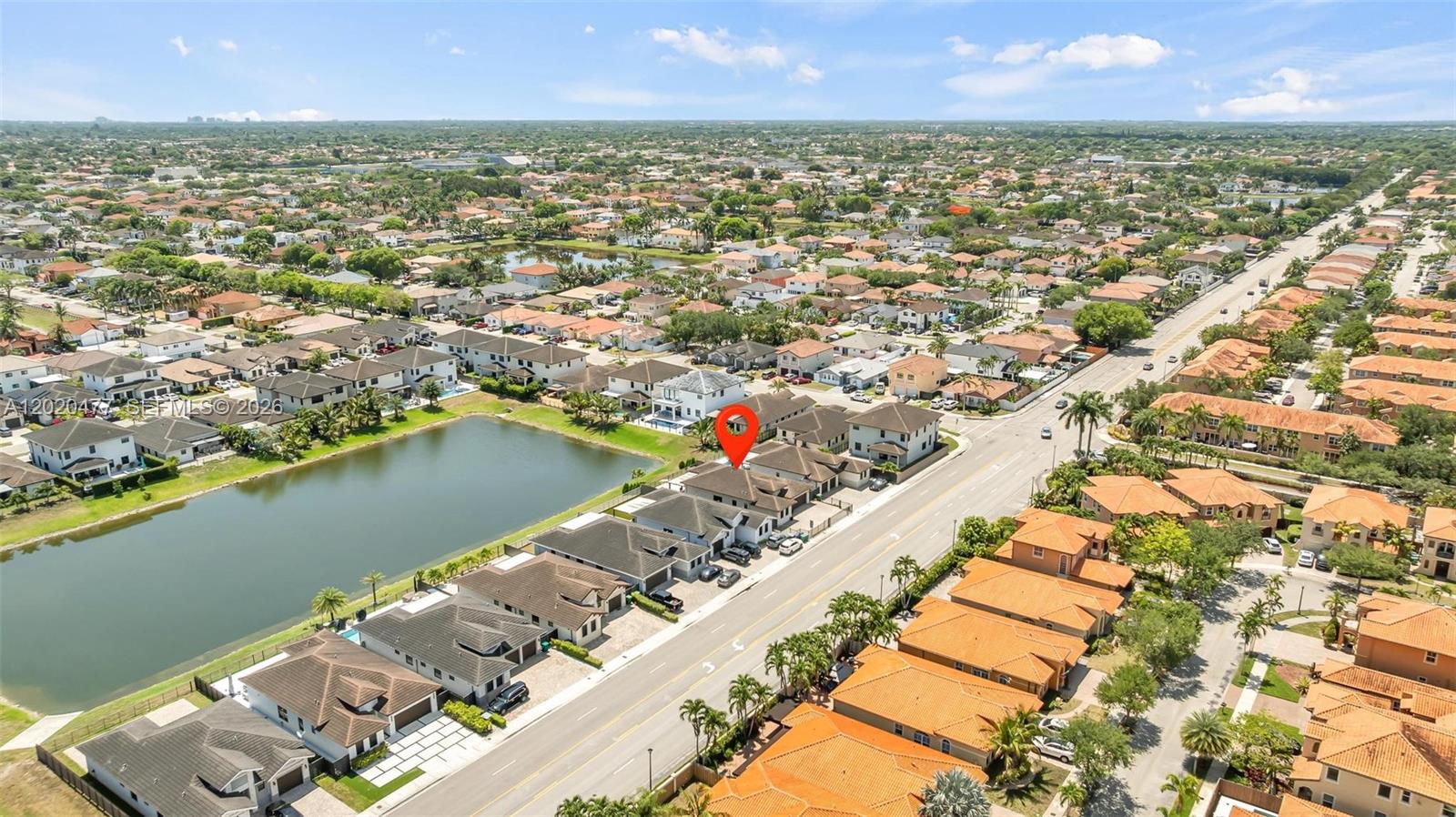 CYPRESS LAKE - Residential
