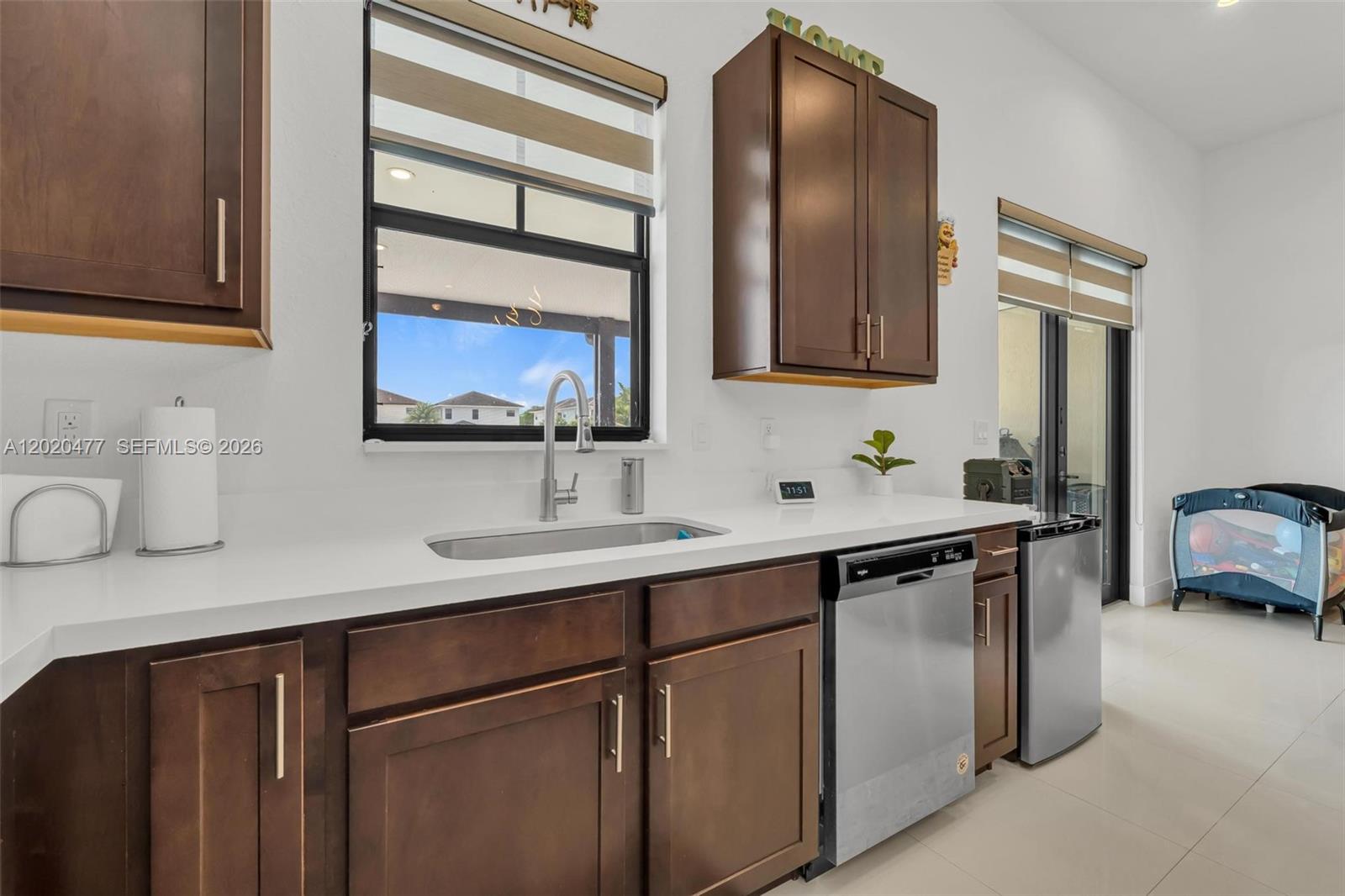 CYPRESS LAKE - Residential