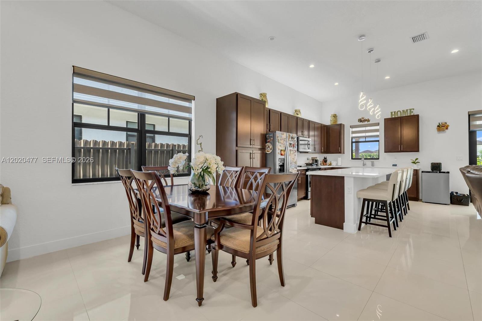 CYPRESS LAKE - Residential
