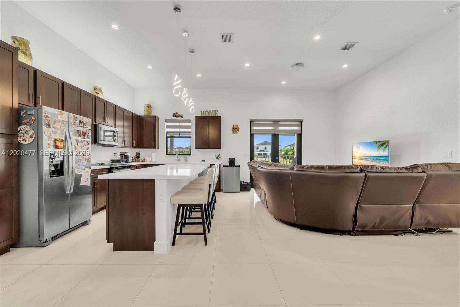 CYPRESS LAKE - Residential