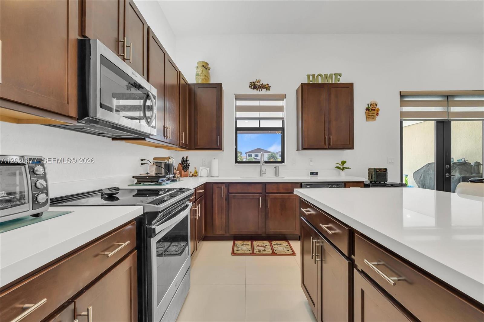 CYPRESS LAKE - Residential