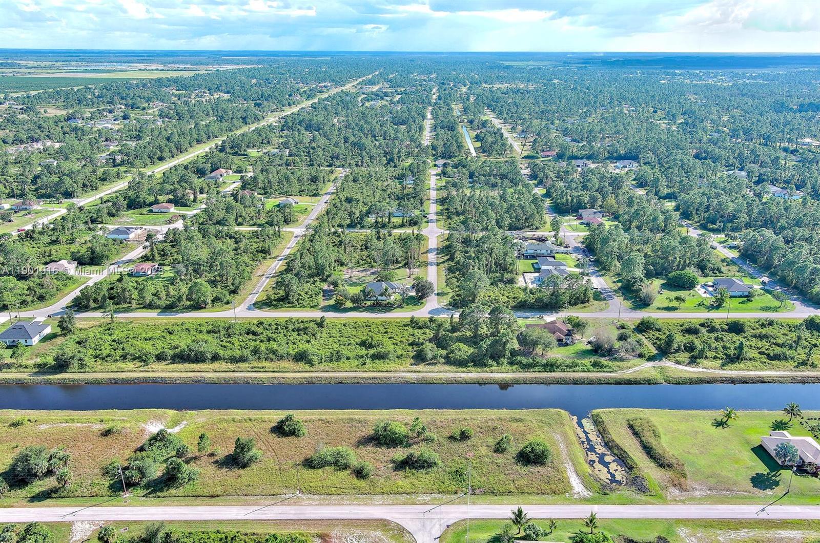 LEHIGH ACRES - Land