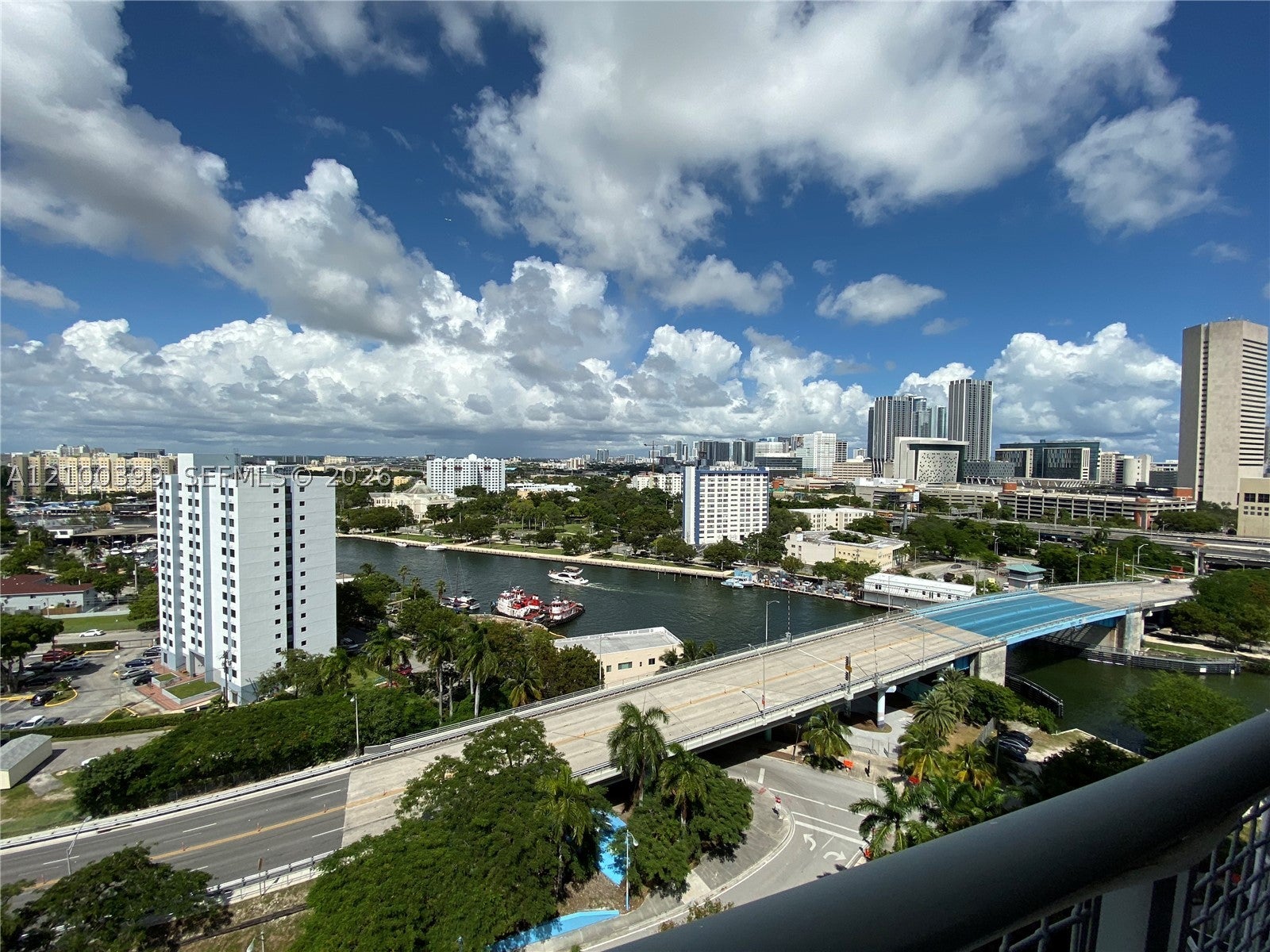 10 SW South River Dr 1513