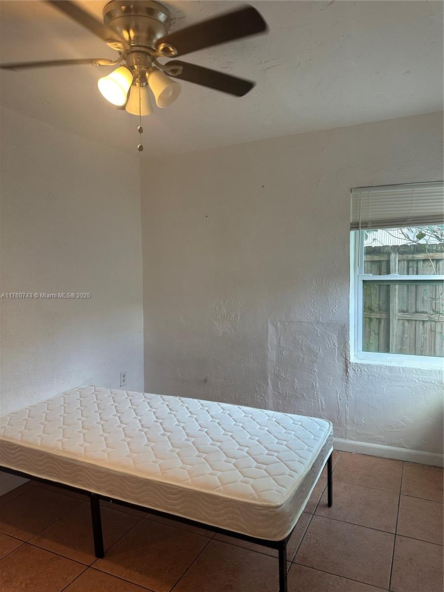 615 NE 3rd St 1-4