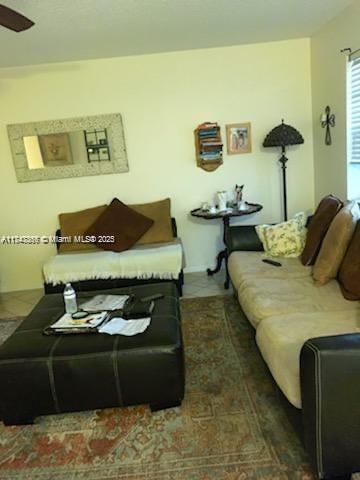 KINGS POINT SAXONY CONDOS - Residential Lease