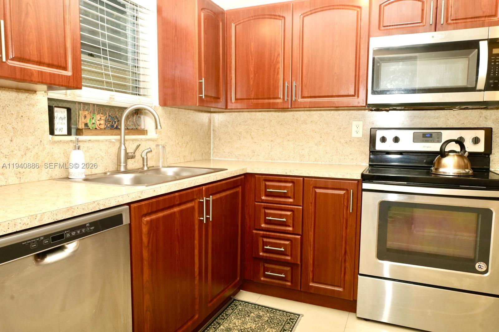 GREENS OF INVERRARY PHASE - Residential