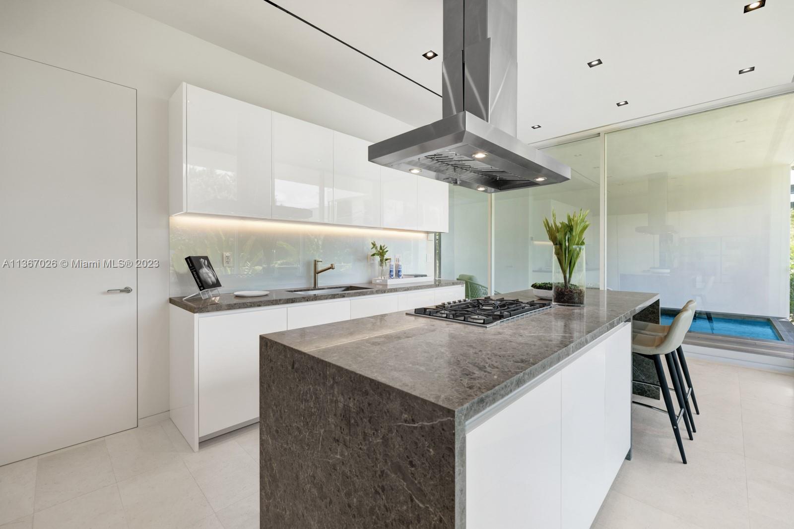 Ritz Carlton Residences - Residential