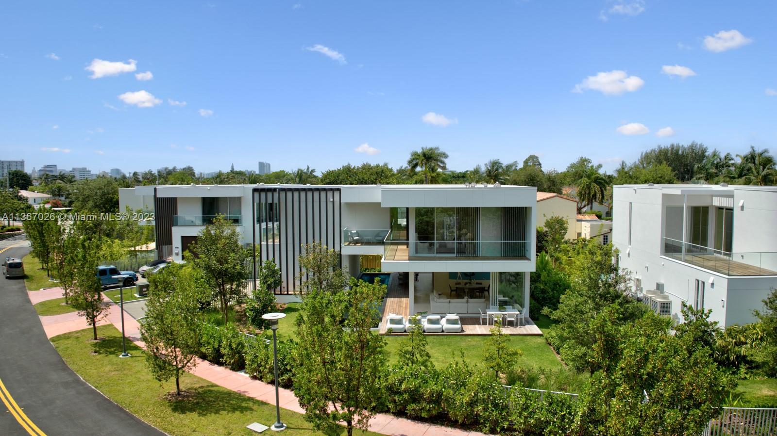 Ritz Carlton Residences - Residential