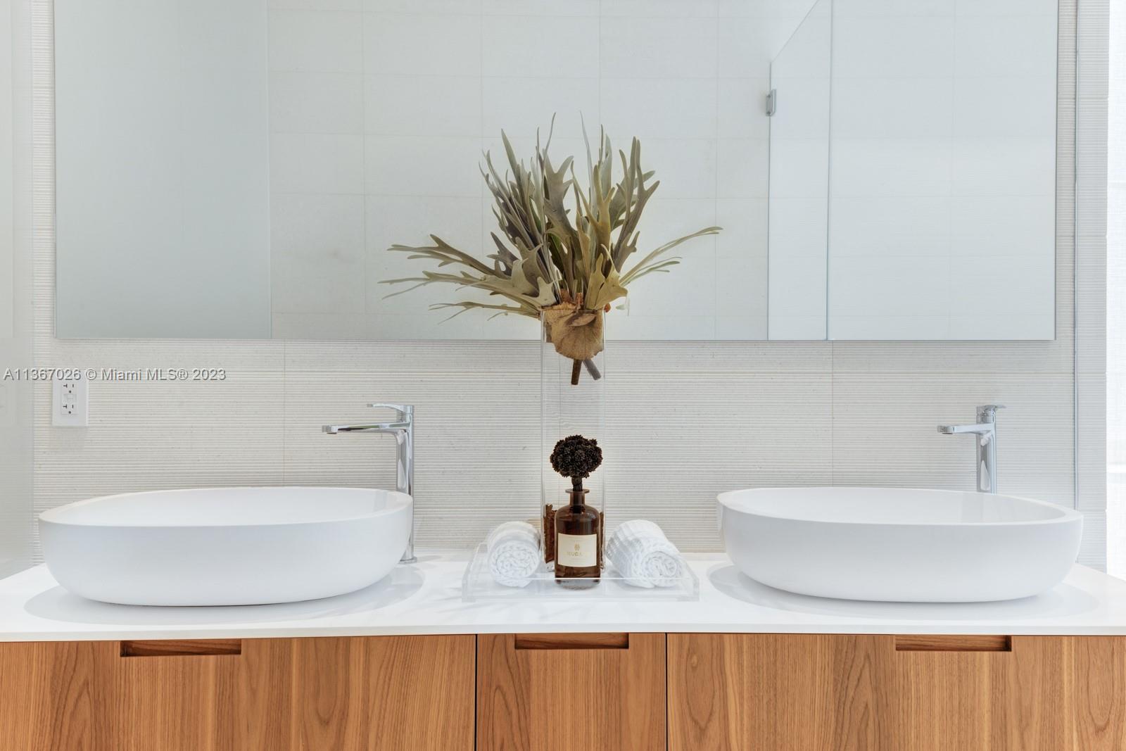 Ritz Carlton Residences - Residential