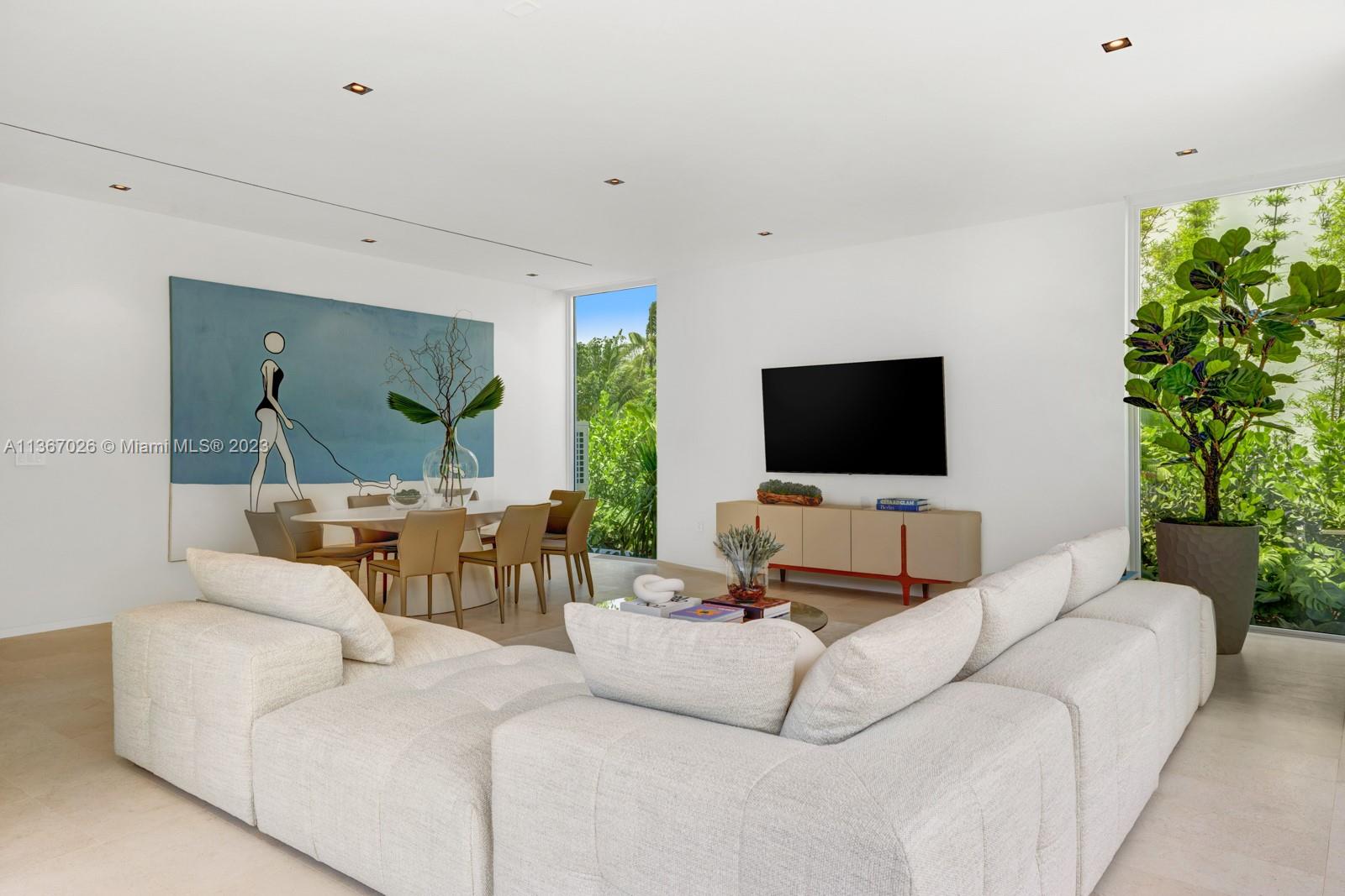 Ritz Carlton Residences - Residential