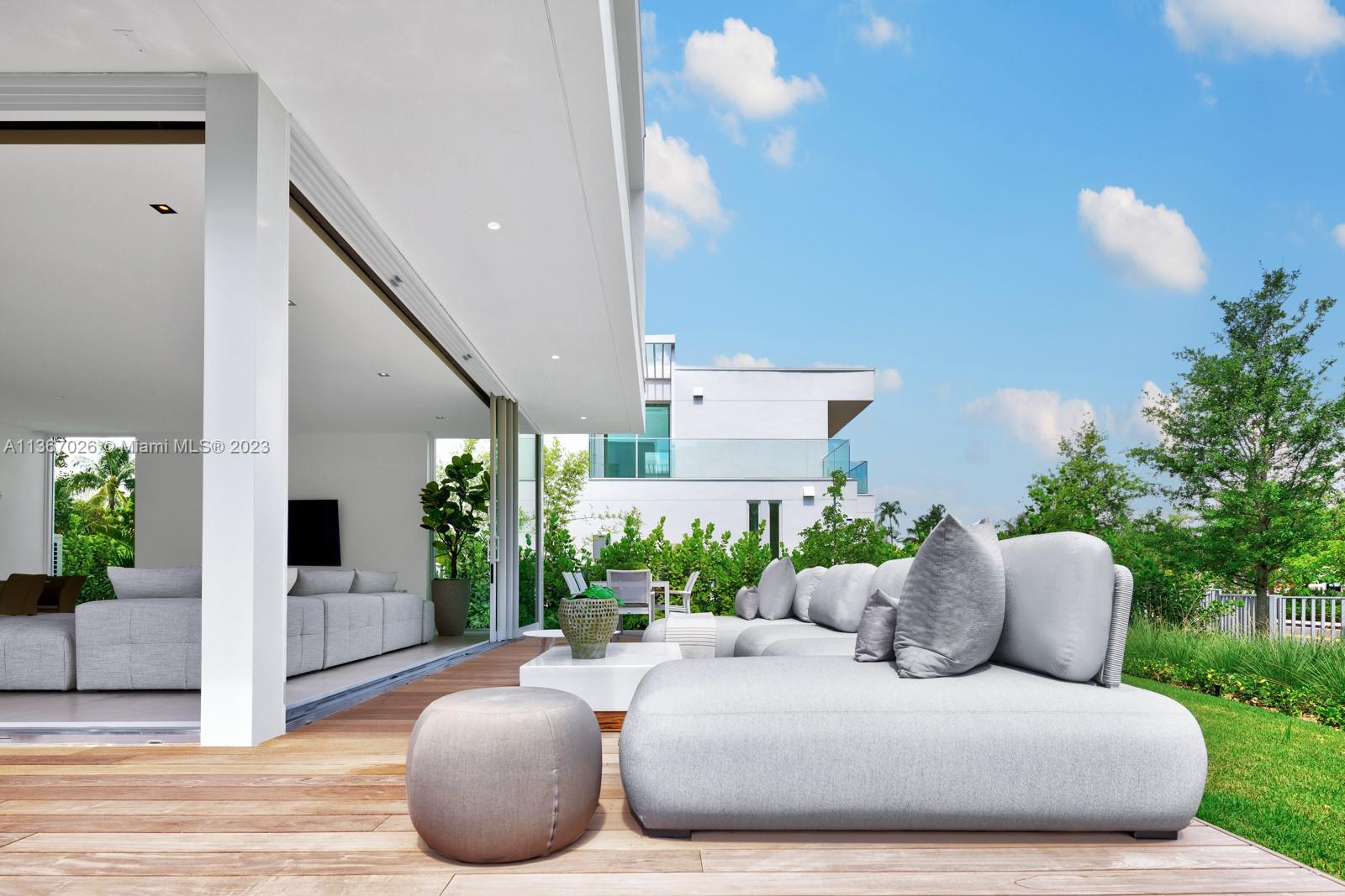 Ritz Carlton Residences - Residential