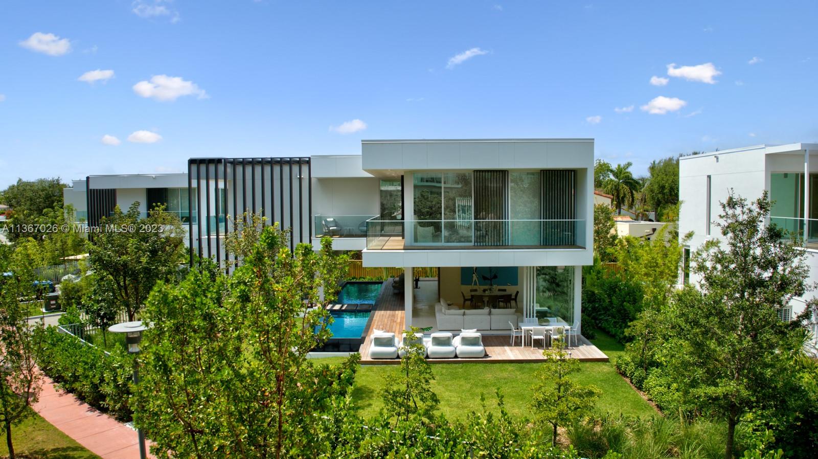 Ritz Carlton Residences - Residential